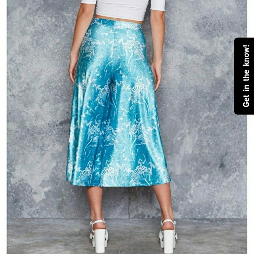 Blackmilk Tulips Aqua Velvet Floral Wide Culotte Original Sample Pants XS - Picture 3 of 15